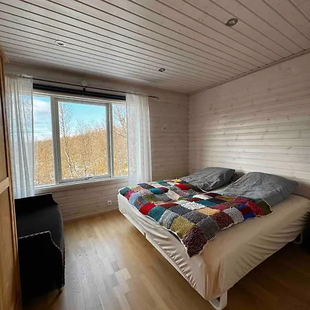 Med Ti Senger Pa Skaidi Hébergement de vacances Hammerfest